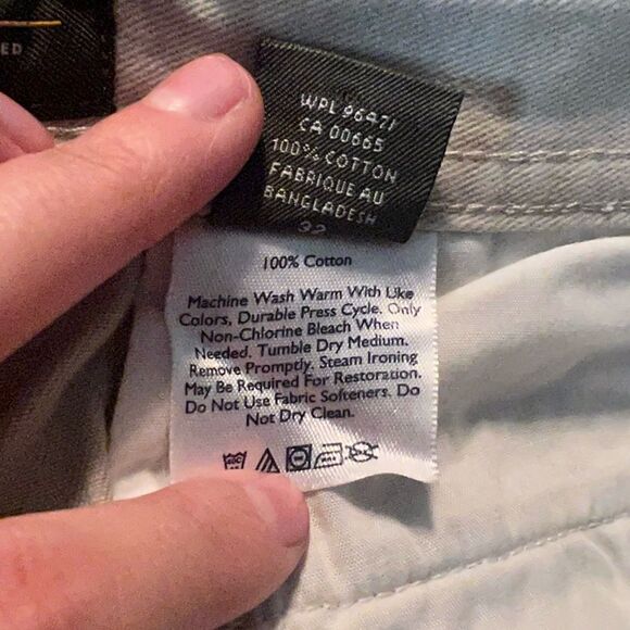 NWT! Eddie Bauer beige flat front chino short - Picture 4 of 10